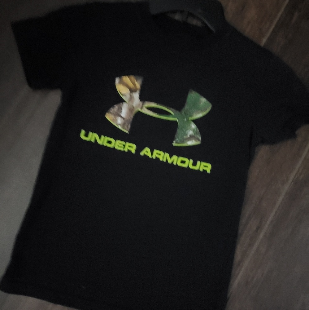 Under armour tee